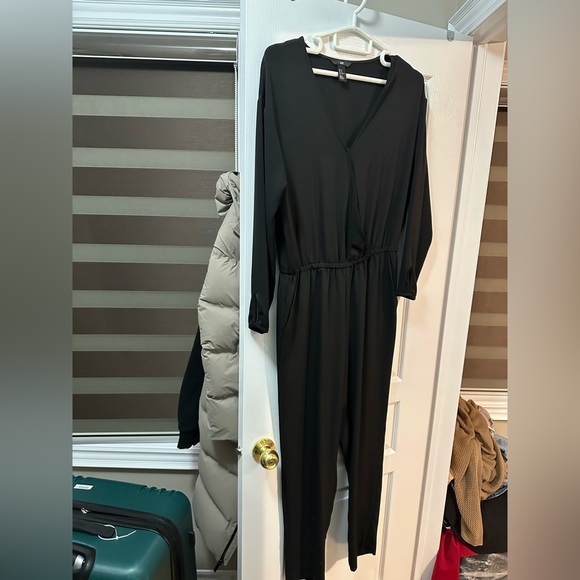 H&M Full sleeve black jumpsuit - Picture 1 of 2